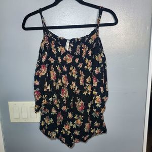 Live 4 truth floral cold shoulder top M